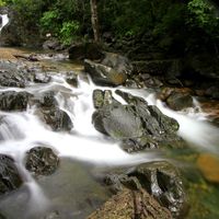 Estrella Falls, Narra (Wikimedia Commons, CC BY-SA 4.0)