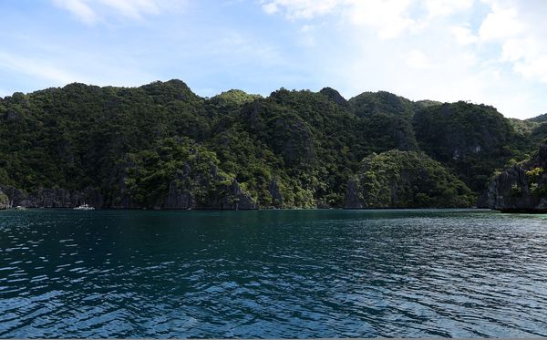 Twin Lagoon, Coron (Wikimedia Commons, CC BY 3.0 / CC BY-SA 4.0)