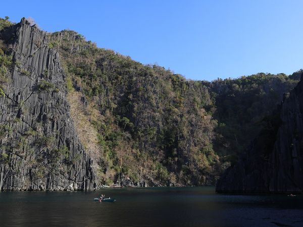 Twin Lagoon, Coron (Wikimedia Commons, CC BY 3.0 / CC BY-SA 4.0)