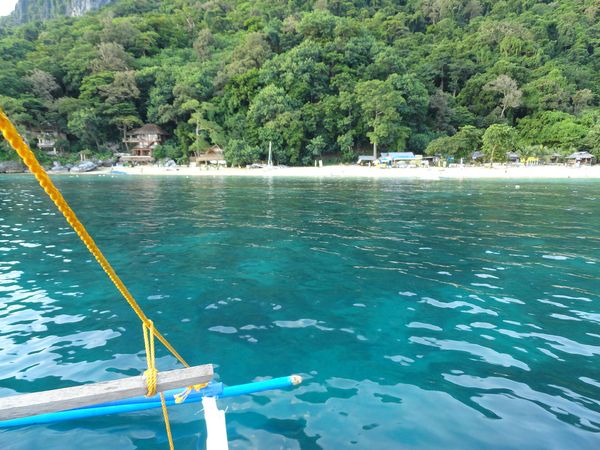 Seven Commandos Beach, El Nido (Wikimedia Commons, CC BY 2.0)
