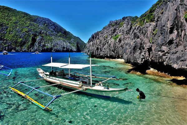 Matinloc Island, home of Secret Beach (Wikimedia Commons, CC0 / CC BY-SA 4.0)